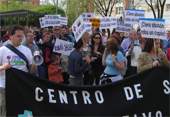 Los vecinos de Butarque erigen en una parcela pública su “cruz”, la del centro de salud