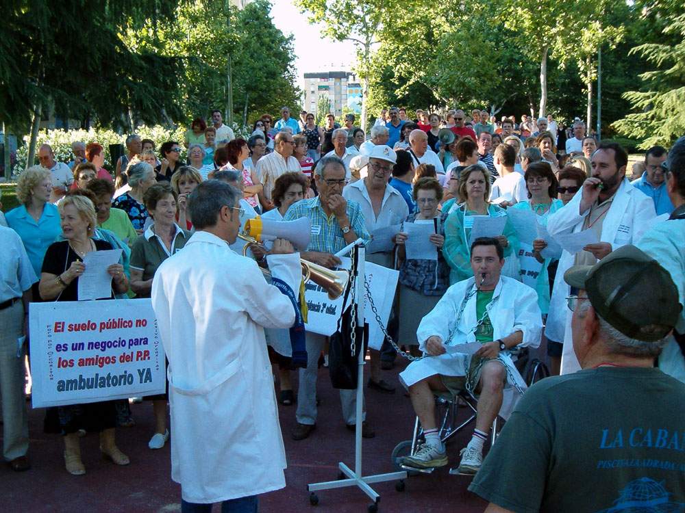 Orcasitas vuelve a la carga contra la cesión de una parcela pública