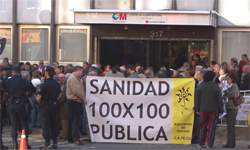 Por la construcción de ocho centros de salud y cuatro centros de especialidades en el Área sanitaria número 5