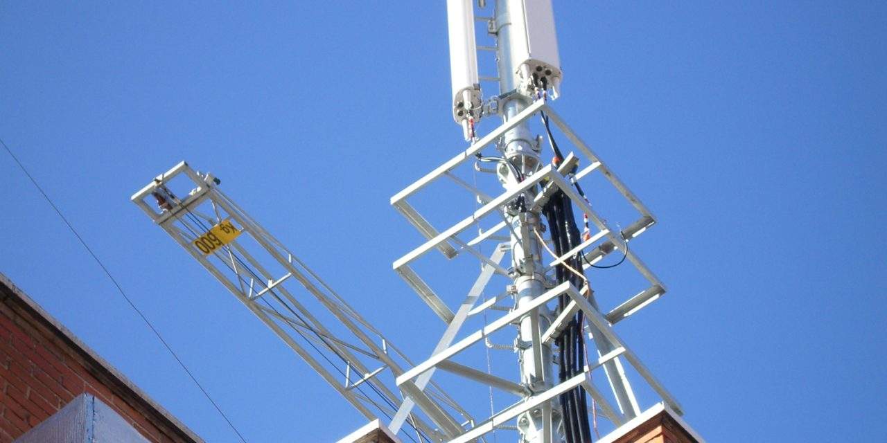 San Sebastian de los Reyes, en pie de guerra contra una antena de telefonía móvil