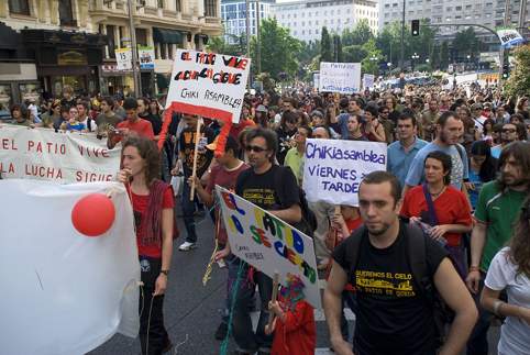 Unas 3.000 personas participan en la manifestación de apoyo al Patio Maravillas