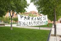 Valdebernardo (Vicálvaro): ¡Párking sí, pero no en las plazas del barrio!