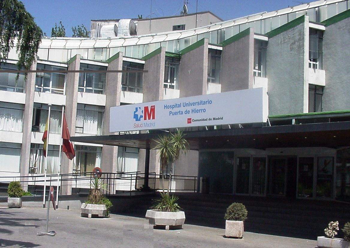 Vecinos, sindicatos y partidos políticos inician una semana de lucha contra el cierre del hospital Puerta de Hierro