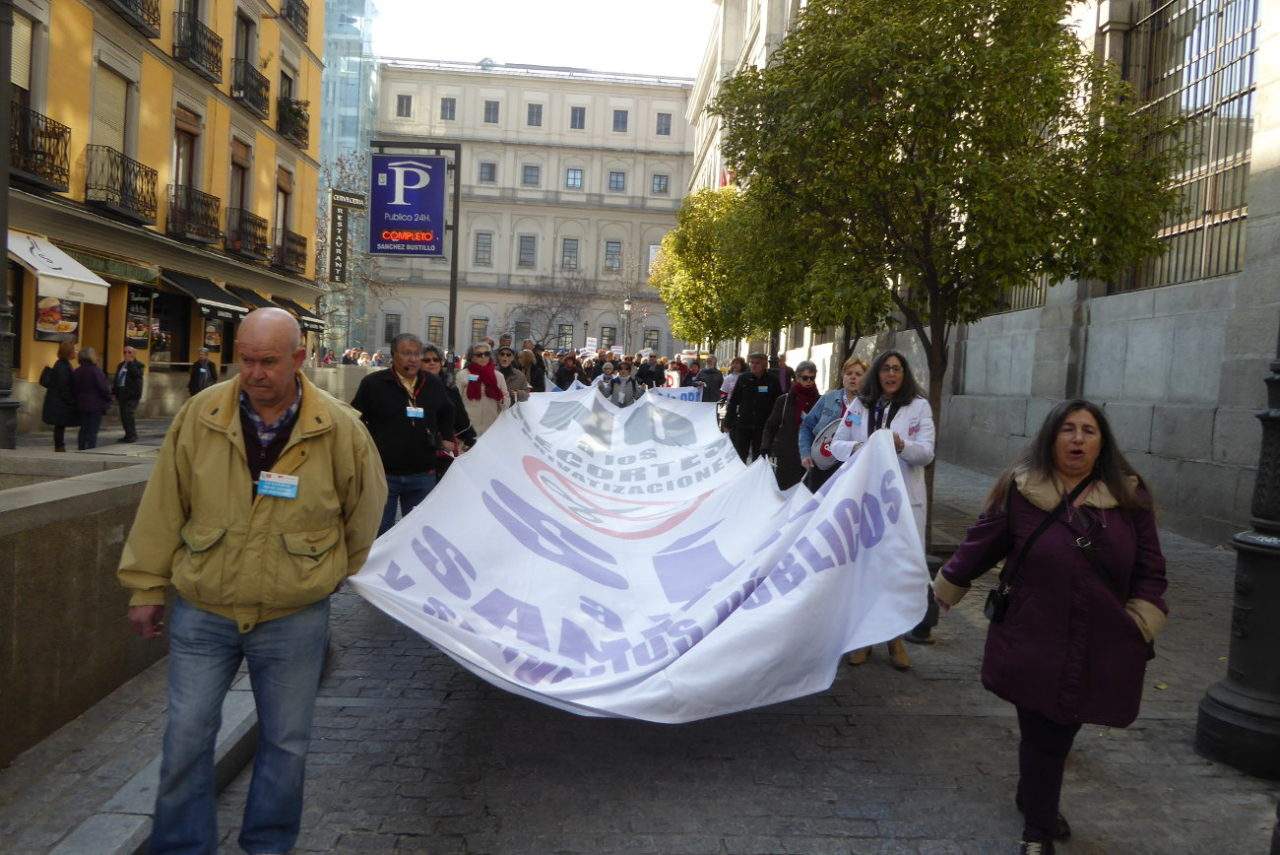 La 53ª Marea Blanca pone el foco en los “derrumbes” del sistema sanitario