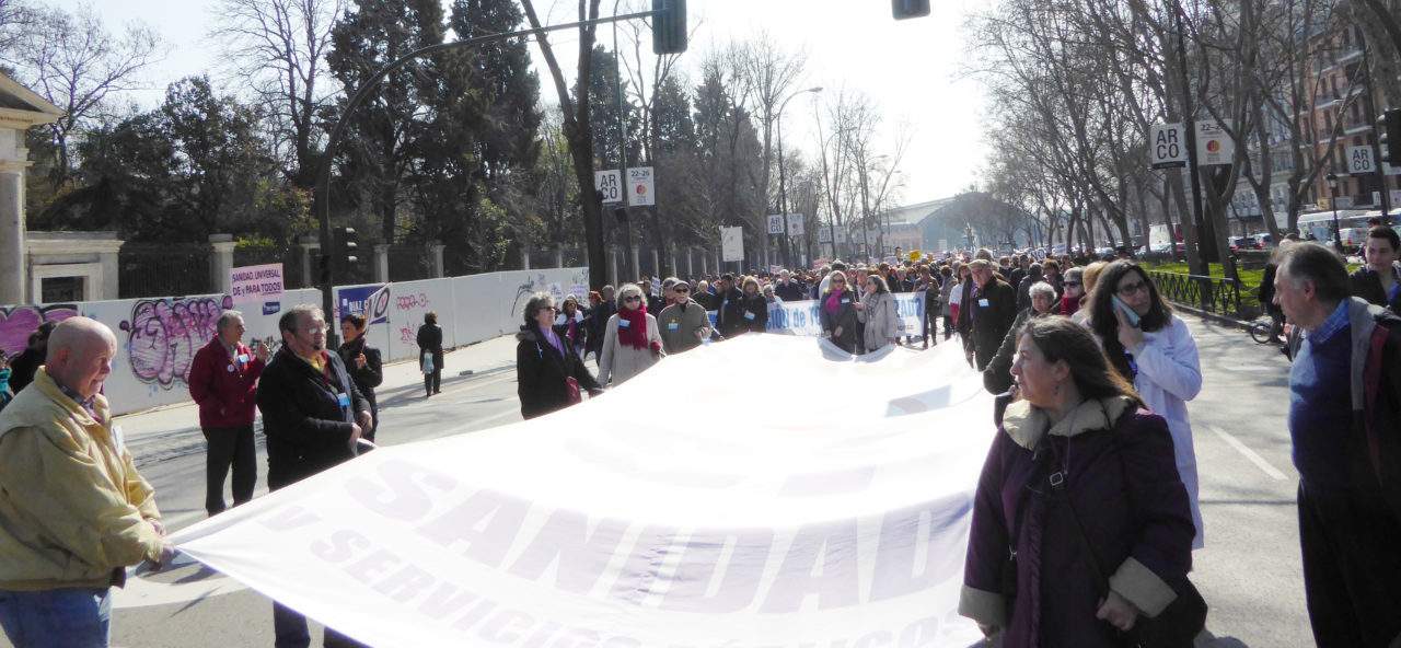 La 53ª Marea Blanca pone el foco en los “derrumbes” del sistema sanitario