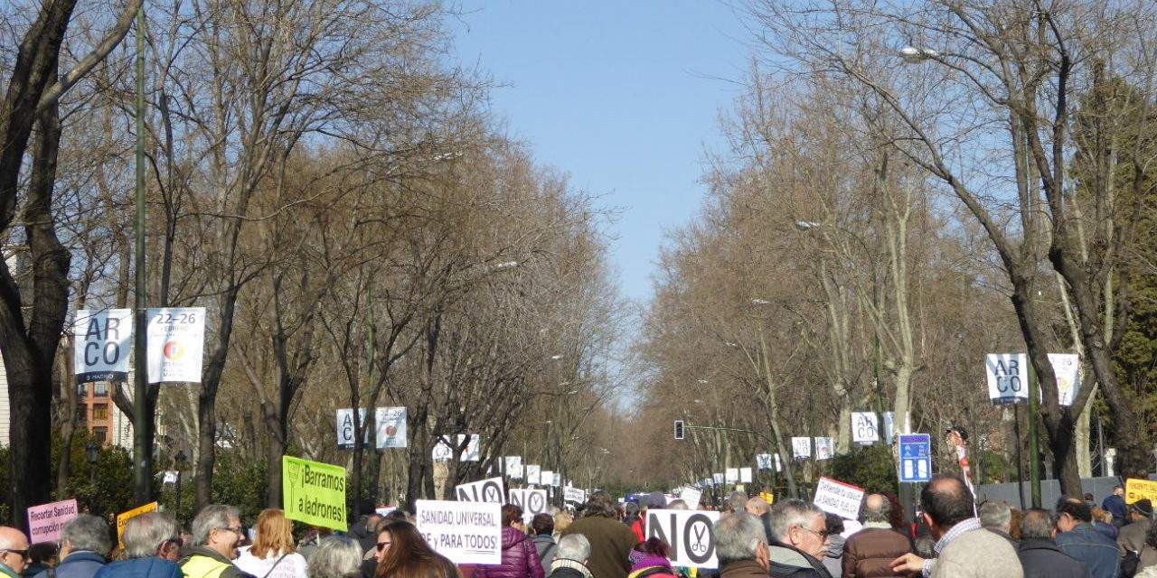 La 53ª Marea Blanca pone el foco en los “derrumbes” del sistema sanitario