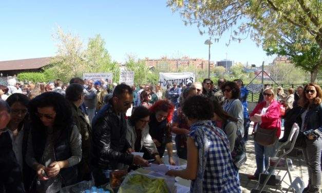 Más de 300 personas exigen el uso dotacional de los terrenos que Adif mantiene abandonados en Delicias