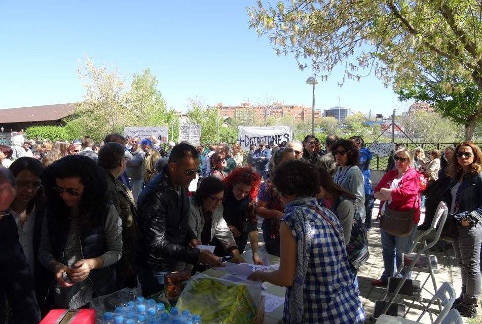 Más de 300 personas exigen el uso dotacional de los terrenos que Adif mantiene abandonados en Delicias