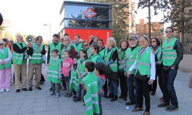 Éxito en la primera jornada de limpieza ciudadana en Alameda de Osuna (Barajas)