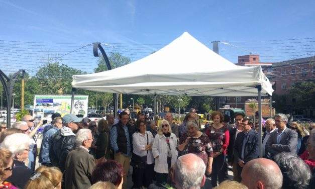 Cientos de vecinos de Carabanchel dan la bienvenida al parque de Blasa Pérez