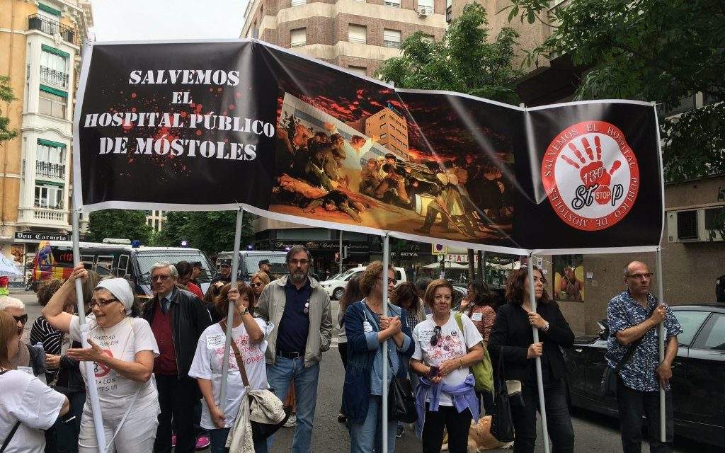 Centenares de personas regresan a La Princesa en defensa de la sanidad pública