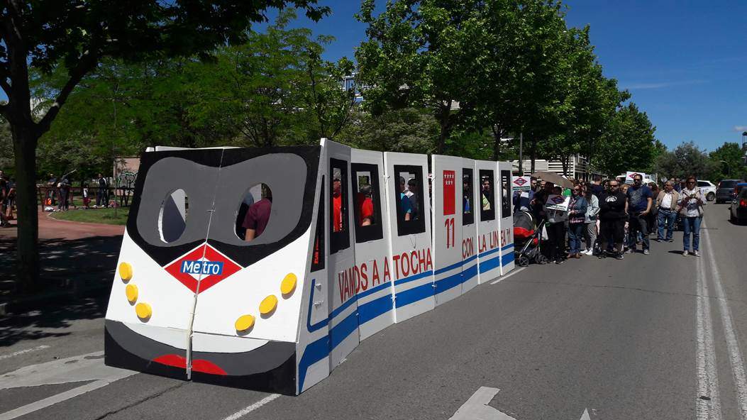 Marcha desde Plaza Elíptica a Atocha para reclamar la prolongación de la línea 11 de Metro