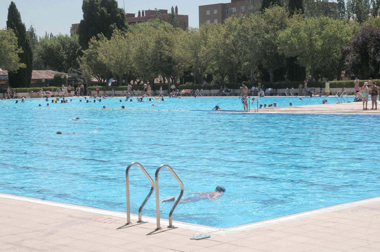 Un año más, Aluche inicia la temporada estival sin piscina pública al aire libre