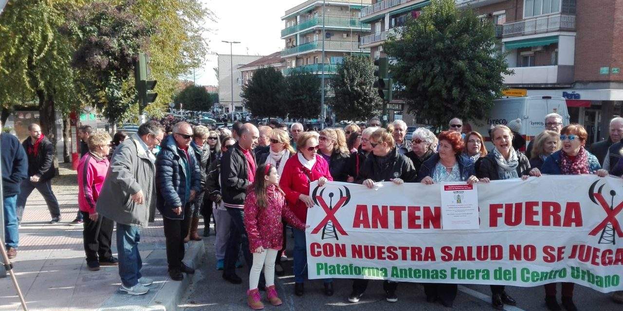 Contaminación electromagnética: el Gobierno abraza las tesis de los lobbies de la telefonía “en detrimento de la salud pública”