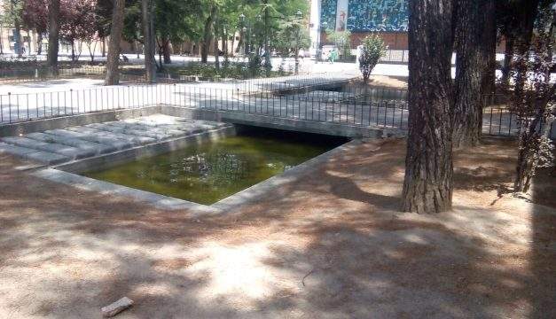 Plantación vecinal en San Cristóbal de los Ángeles para reclamar la recuperación de su plaza principal