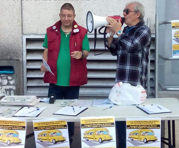 Si quieres recoger firmas en Vicálvaro, olvídate del megáfono