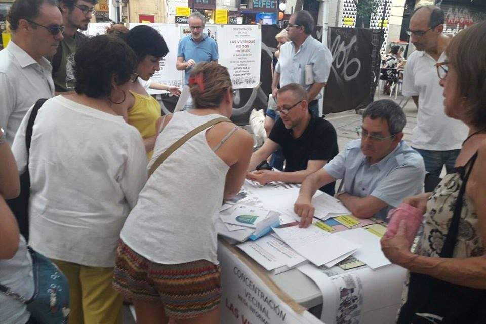 La asociación vecinal de Las Letras inicia una campaña contra la turistificación del barrio