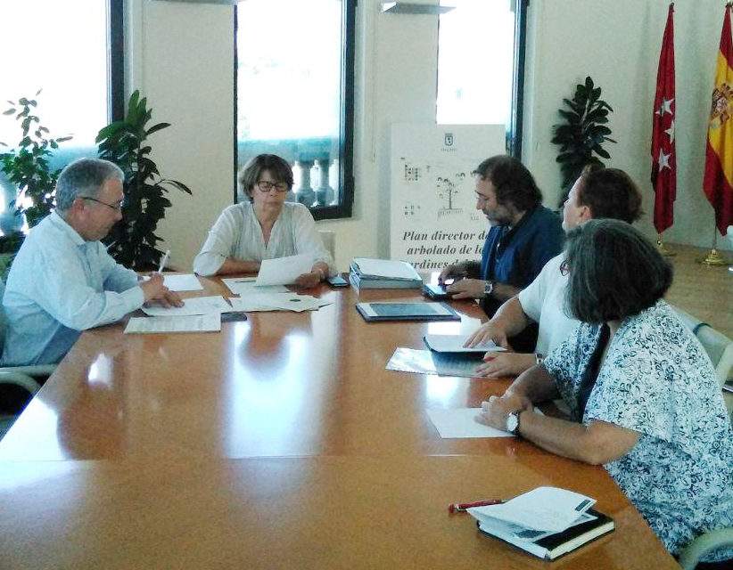 El Ayuntamiento de Madrid paraliza hasta septiembre la implantación del nuevo sistema de recogida de basura en los PAU