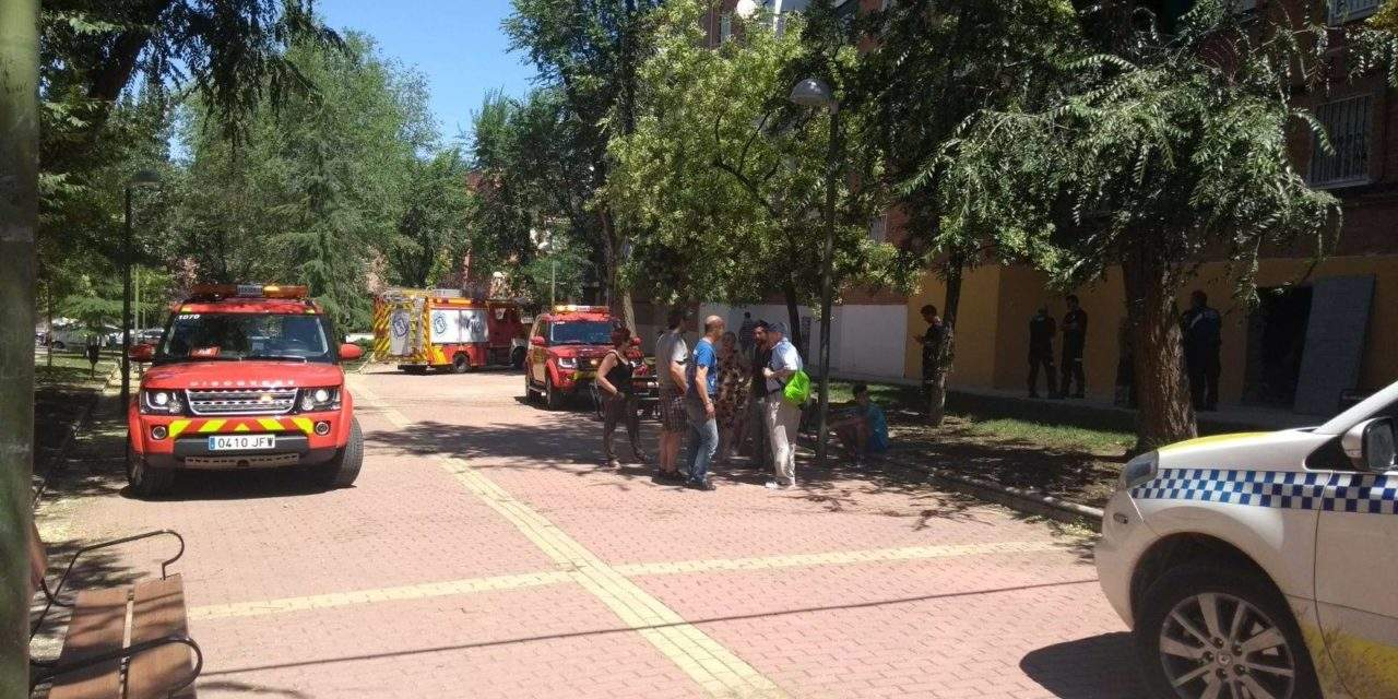Alarma en el número 54 de la avenida de Santa Eugenia por las grietas provocadas por unas obras “ilegales”
