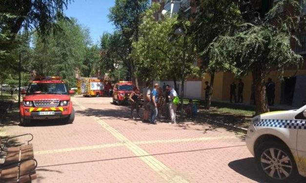 Alarma en el número 54 de la avenida de Santa Eugenia por las grietas provocadas por unas obras “ilegales»