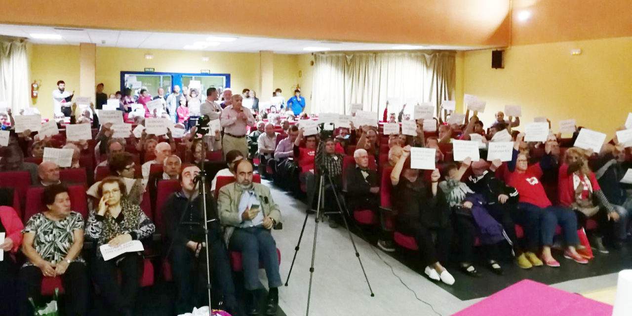 Orcasitas protesta por la inacción de la concejala de Usera ante los problemas del barrio