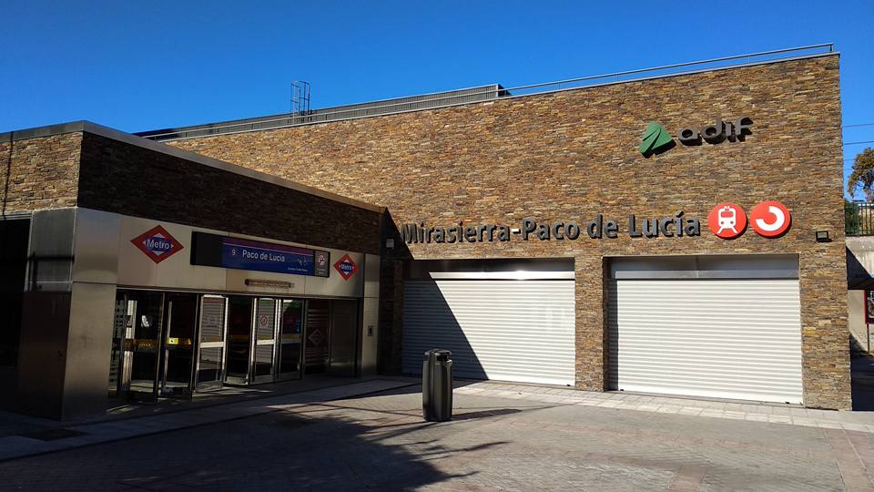 200 vecinos de Montecarmelo reclaman la apertura de la estación de tren Mirasierra-Paco de Lucía