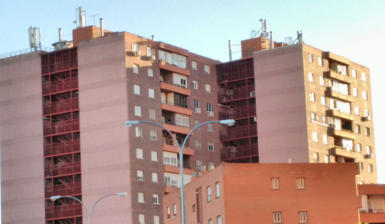 Podemos pide al Gobierno regional que estudie la incidencia en la salud de las antenas de telefonía en Fontarrón (Vallecas)