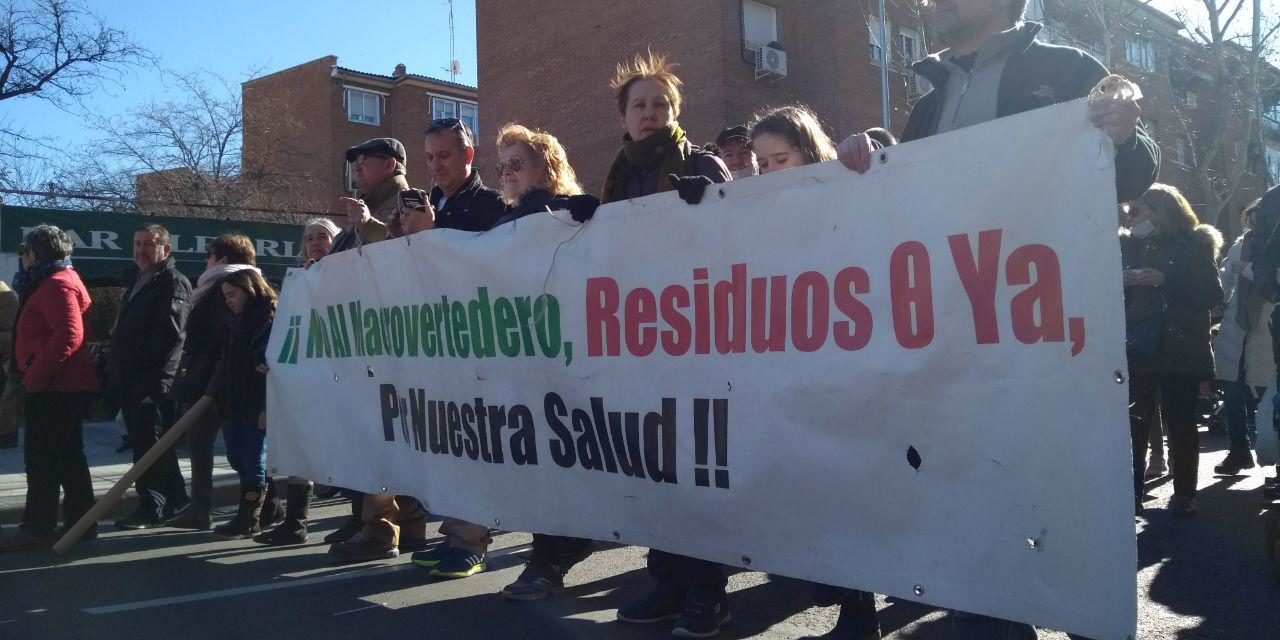 Miles de personas reclaman en Vallecas el cierre de la incineradora de Valdemingómez