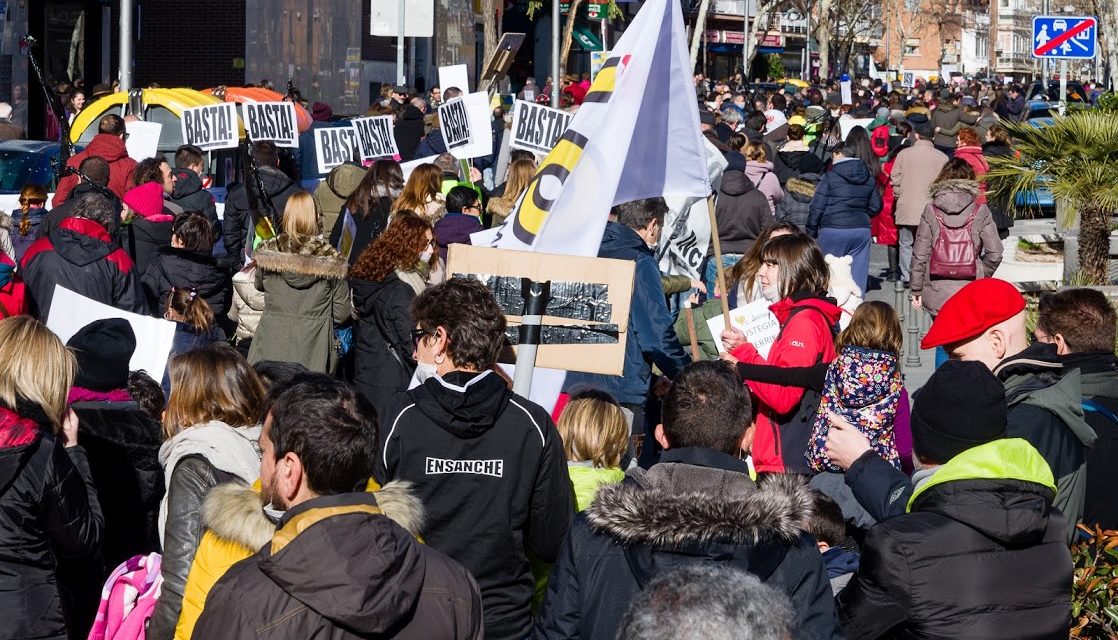Miles de personas reclaman en Vallecas el cierre de la incineradora de Valdemingómez