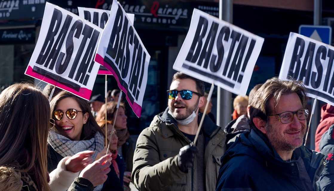 Miles de personas reclaman en Vallecas el cierre de la incineradora de Valdemingómez