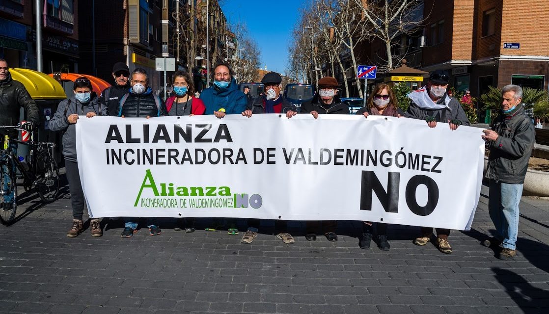 Miles de personas reclaman en Vallecas el cierre de la incineradora de Valdemingómez