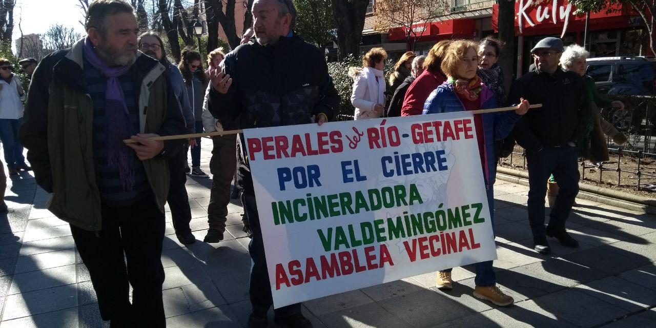 Miles de personas reclaman en Vallecas el cierre de la incineradora de Valdemingómez