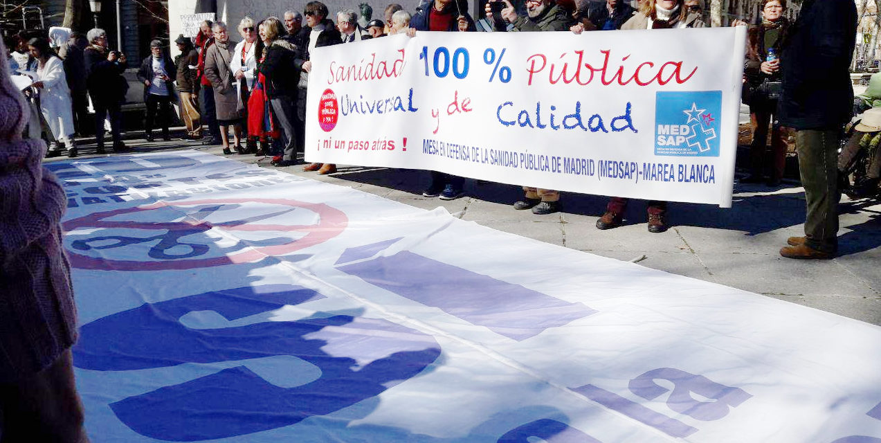 La 65ª Marea Blanca denuncia el continuo trasvase de enfermos de la sanidad pública a la privada