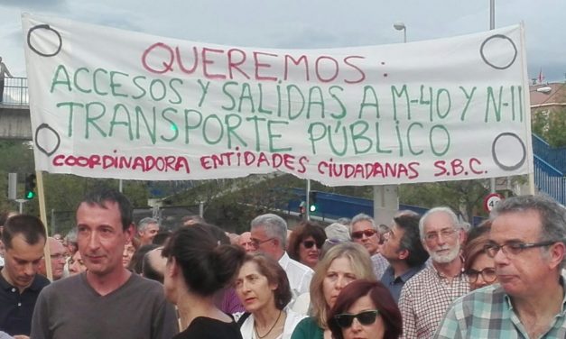 Un millar de personas reclama medidas ante los problemas que generan los partidos del Wanda
