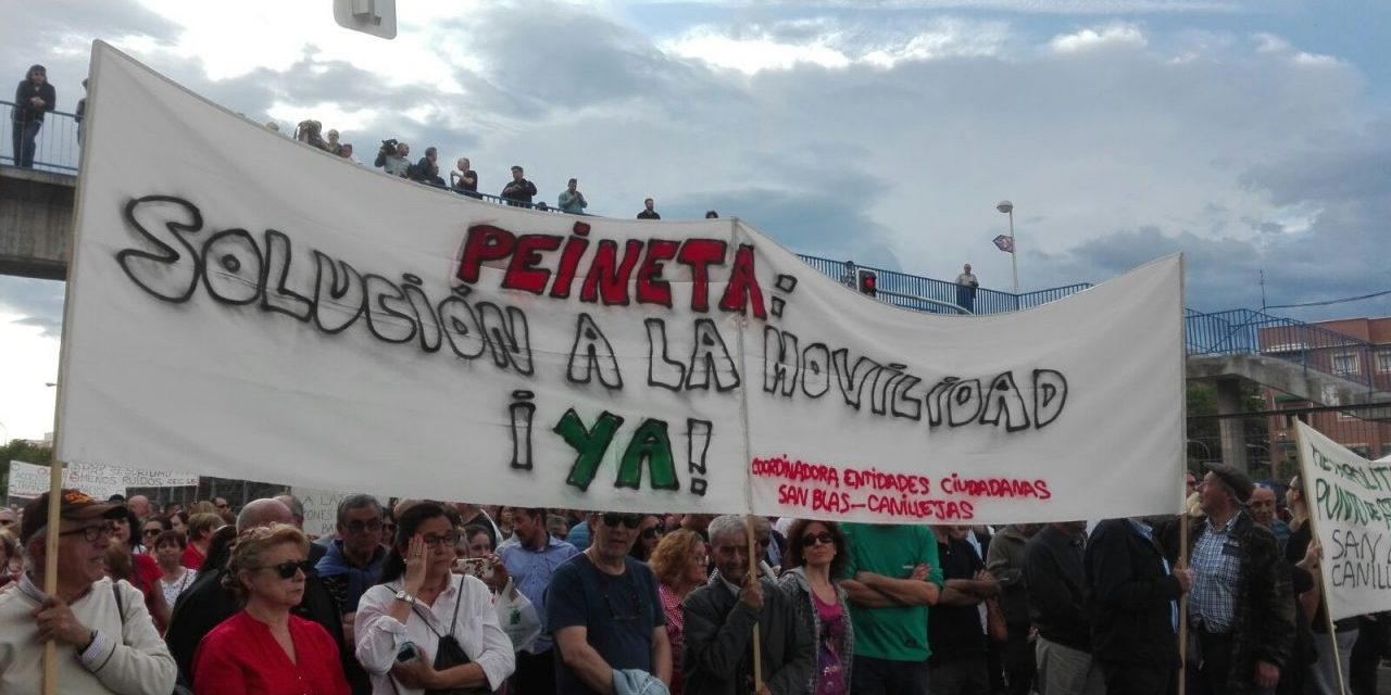 Un millar de personas reclama medidas ante los problemas que generan los partidos del Wanda