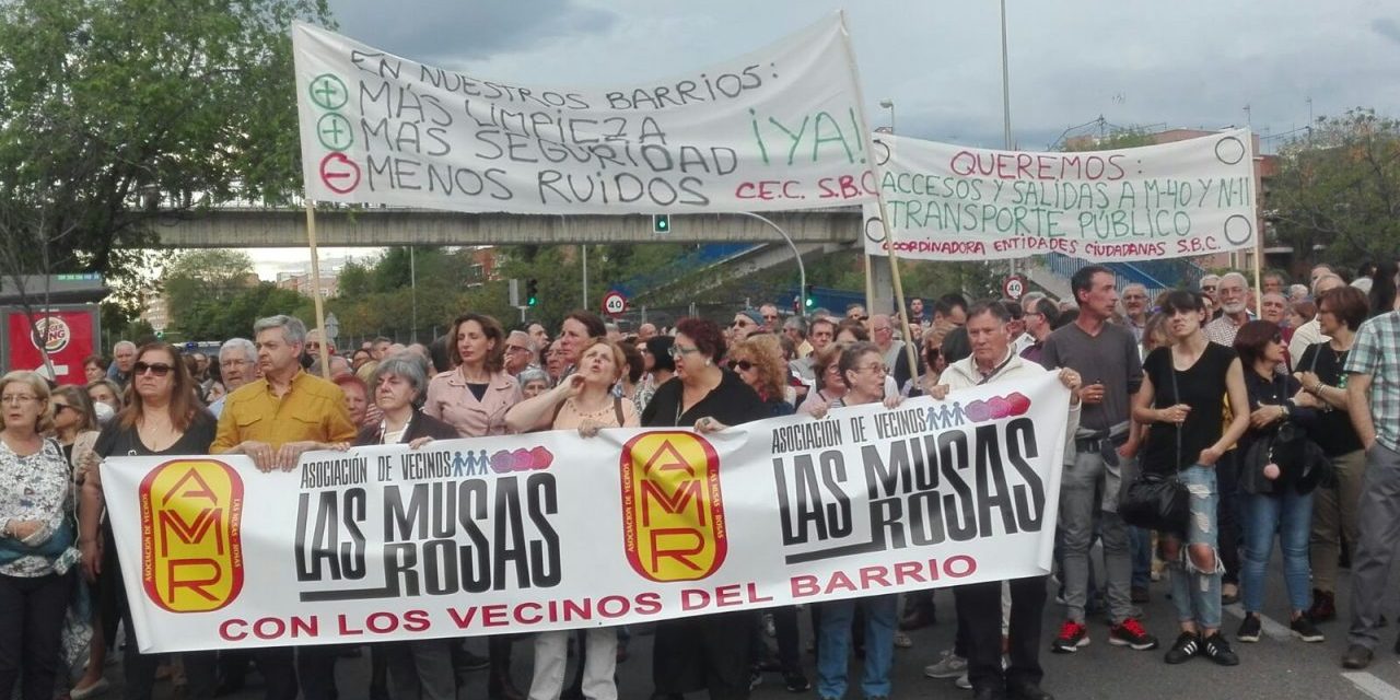 Un millar de personas reclama medidas ante los problemas que generan los partidos del Wanda