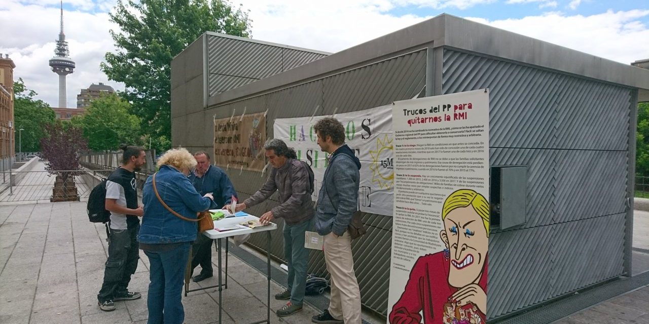 Manifestación en defensa de la RMI: “Garrido nos miente, descaradamente, tanto como Cifuentes”