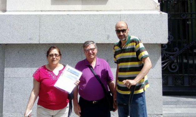 Las familias afectadas por la venta del IVIMA piden a diez ayuntamientos madrileños su implicación para paralizar sus desahucios