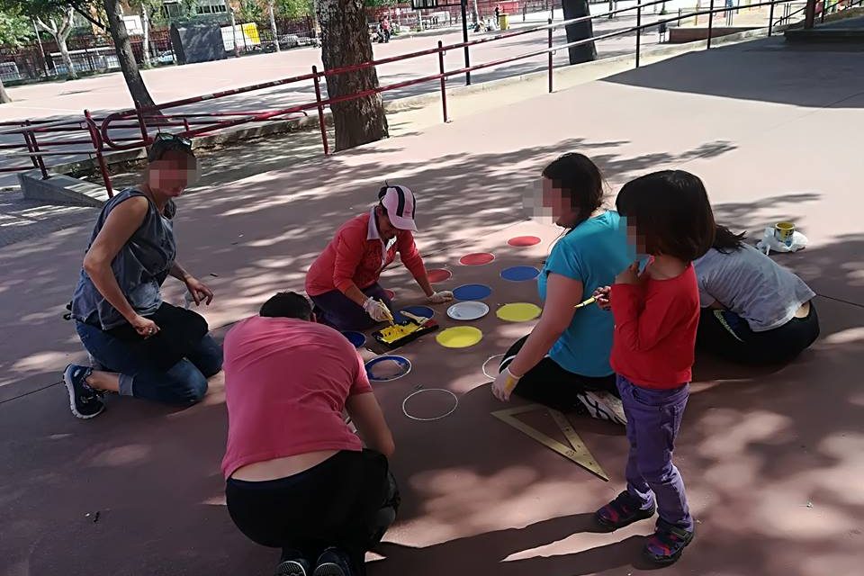 Indignación en Latina y Carabanchel por el cierre de una línea en el colegio República de Uruguay