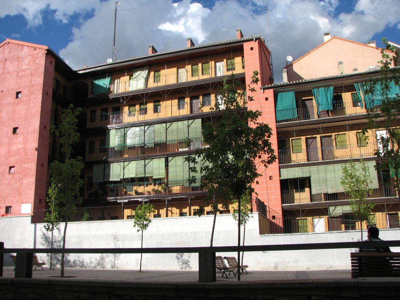 La Corrala y la FRAVM piden a Calvo que rectifique y vuelva a incluir a Embajadores como área de regeneración urbana