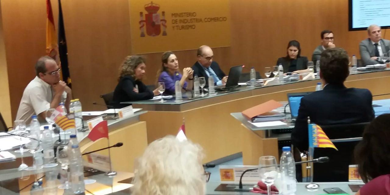 Las propuestas vecinales para frenar las viviendas turísticas llegan al Ministerio de Industria