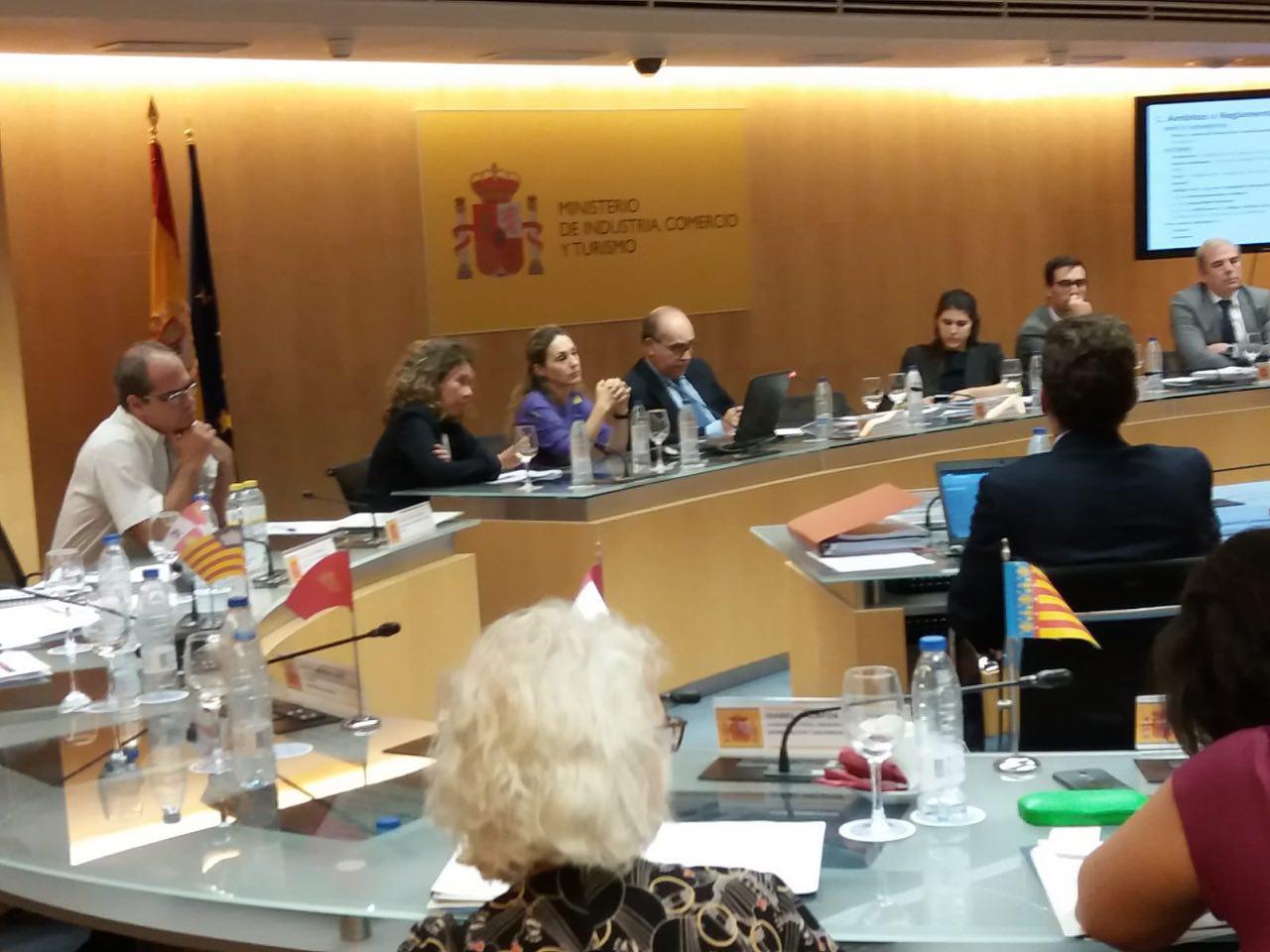 Las propuestas vecinales para frenar las viviendas turísticas llegan al Ministerio de Industria
