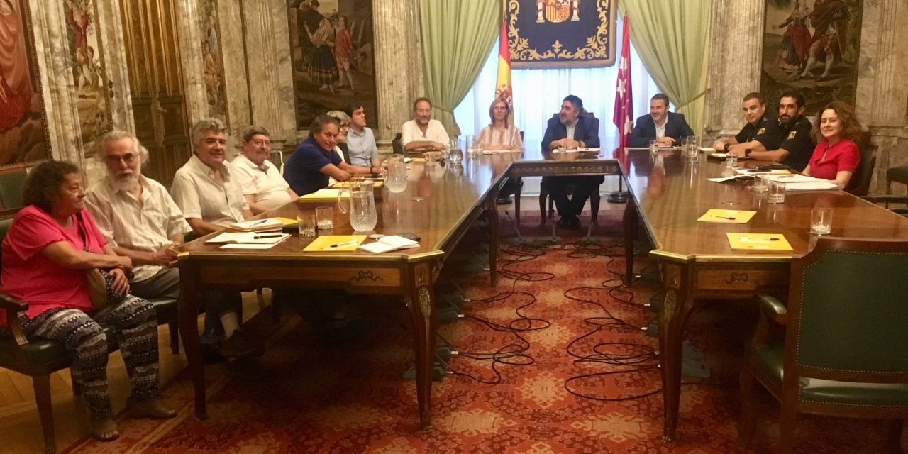 Las asociaciones vecinales de Vallecas y la FRAVM se reúnen con el delegado del Gobierno