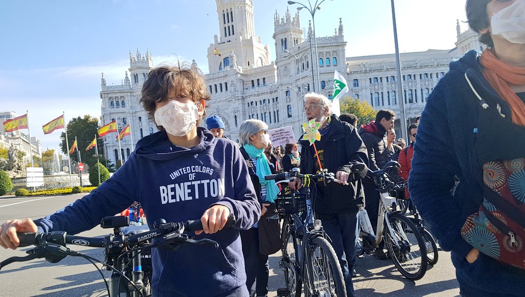 Varios cientos de personas se manifiestan en defensa de Madrid Central