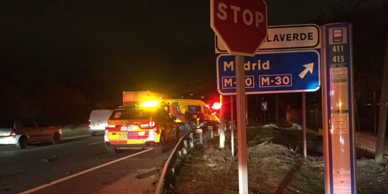 Nuevo accidente de gravedad en el punto negro de siempre de la Avenida de los Rosales