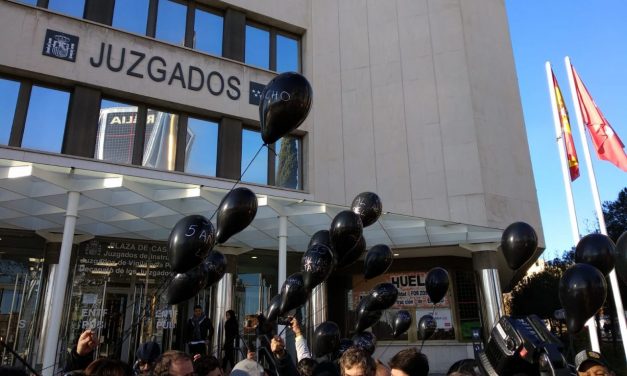 Globos negros para evitar el archivo de la causa penal por la venta de viviendas del IVIMA