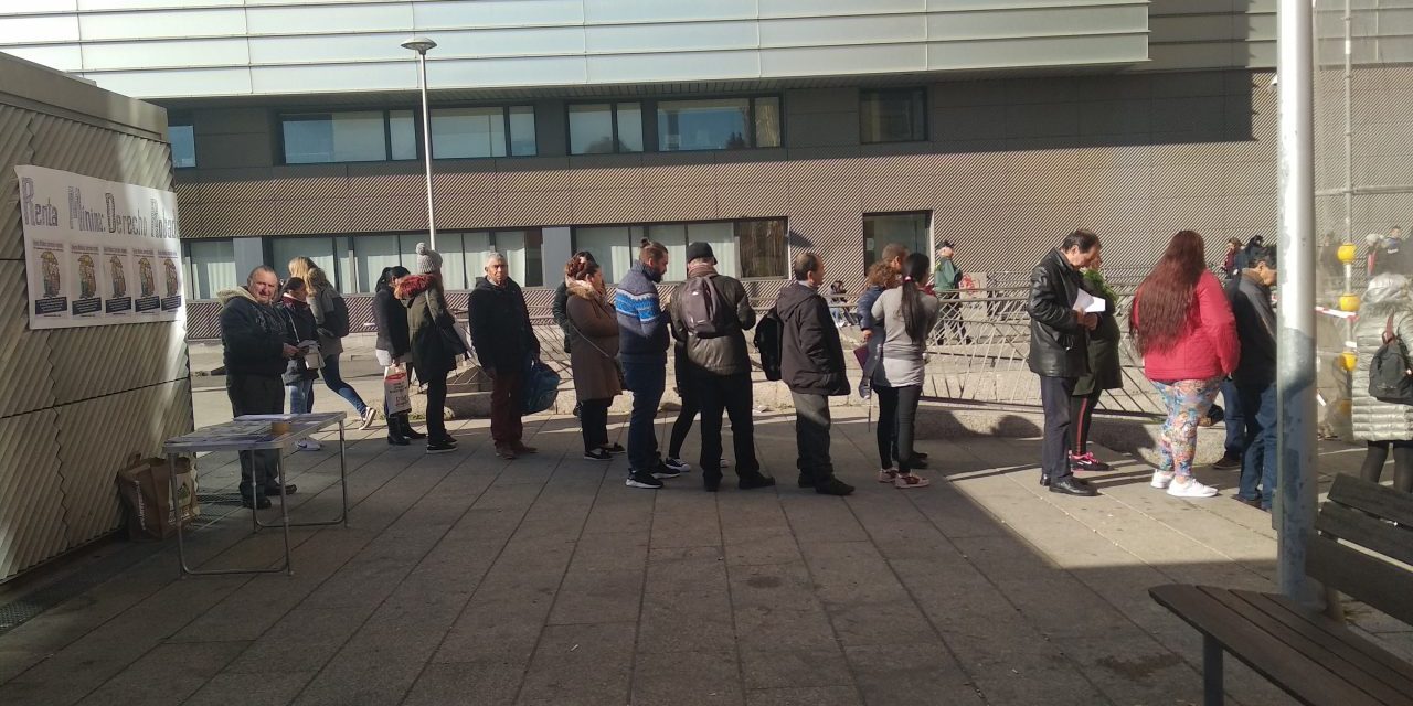 #EsPobreza: concentración contra el maltrato institucional a las familias demandantes de la renta mínima