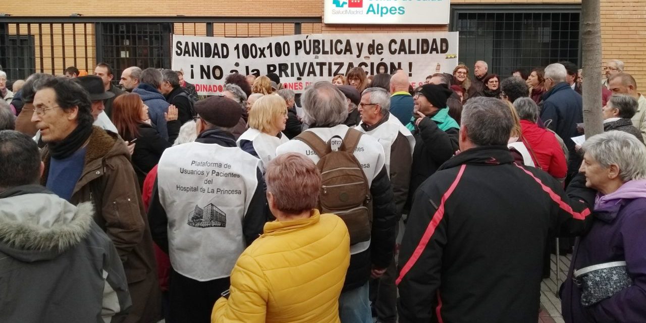 El movimiento vecinal impulsa esta semana cuatro concentraciones y cuatro actos informativos contra el recorte horario en Atención Primaria