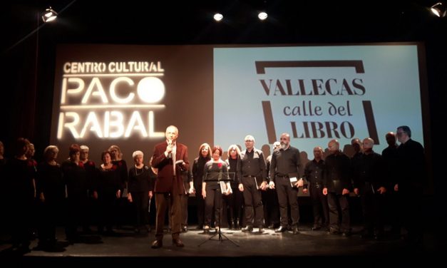 La poeta Ángeles Mora inaugura la XX edición de Vallecas Calle del Libro