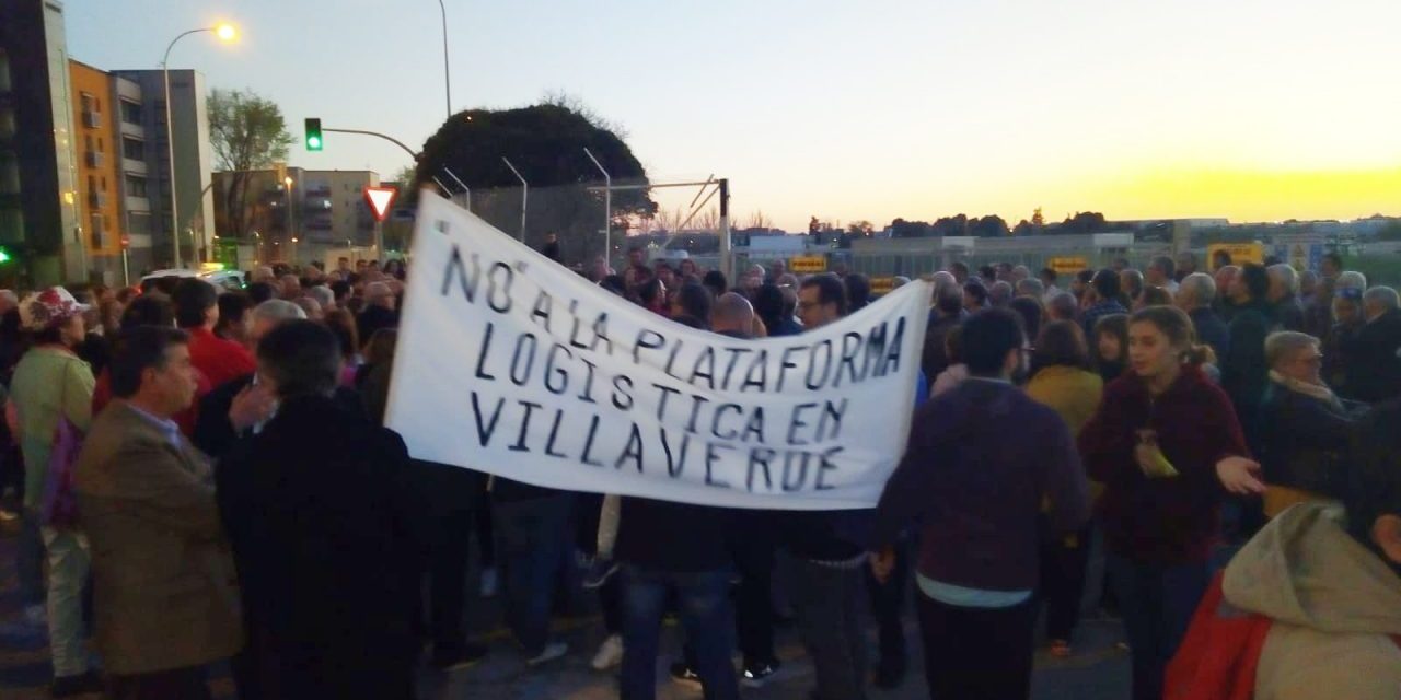 Unas 300 personas reclaman medidas para que la nueva planta logística de Villaverde no colapse la zona